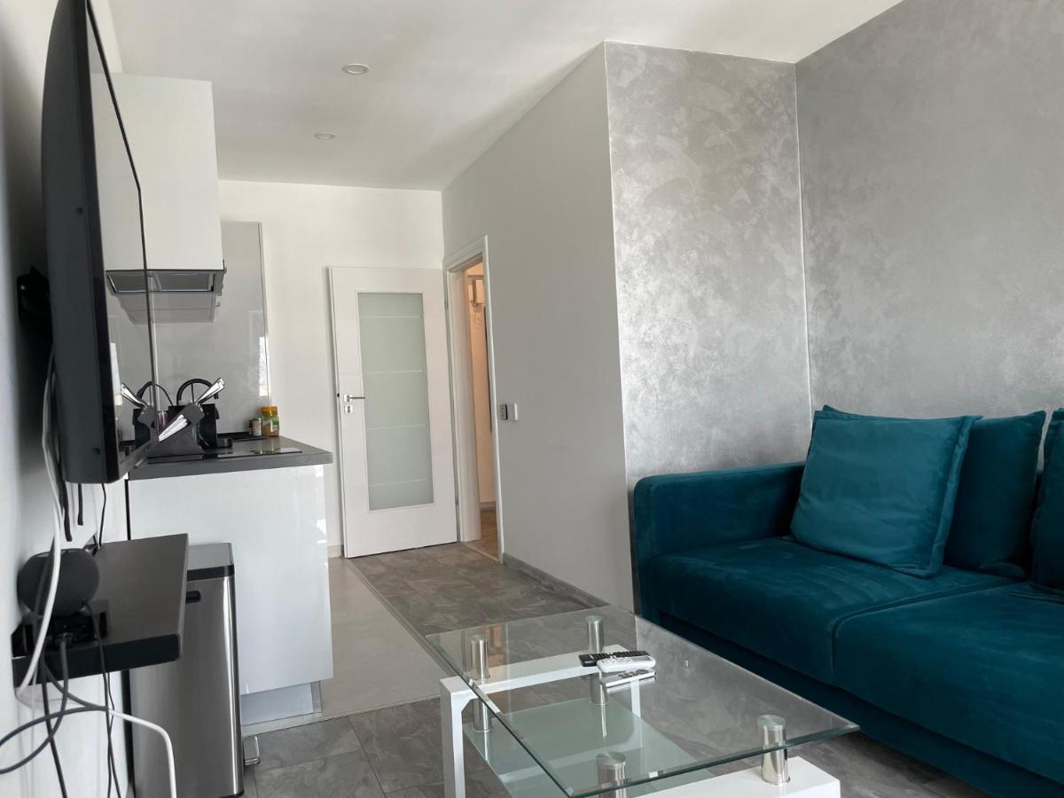 Cozy 2-room Penthouse Lakeview W14 布加勒斯特